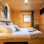 Des Cimes, Chaleureux Avec Jacuzzi Et Sauna Шале *