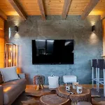 Des Cimes, Chaleureux Avec Jacuzzi Et Sauna Шале