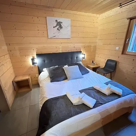 Des Cîmes, Chaleureux Avec Jacuzzi Et Sauna Chalet *