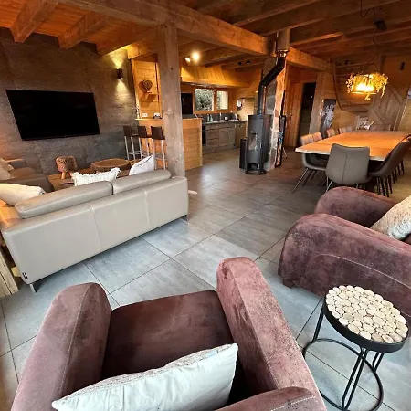 Chalet Des Cîmes, Chaleureux Avec Jacuzzi Et Sauna