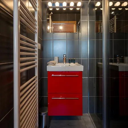 Des Cimes, Chaleureux Avec Jacuzzi Et Sauna