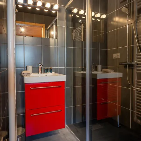 Des Cimes, Chaleureux Avec Jacuzzi Et Sauna Dağ evi *