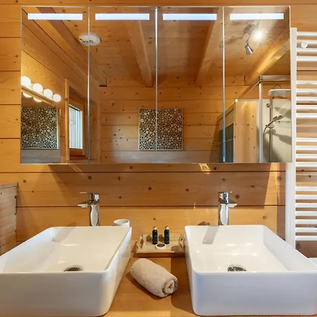 Des Cimes, Chaleureux Avec Jacuzzi Et Sauna