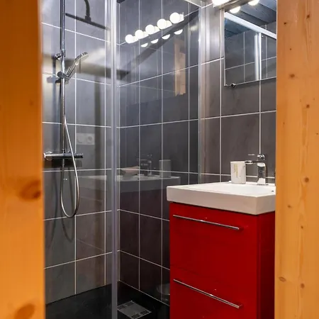 Des Cimes, Chaleureux Avec Jacuzzi Et Sauna Dağ evi *