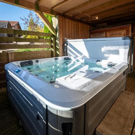 Des Cimes, Chaleureux Avec Jacuzzi Et Sauna
