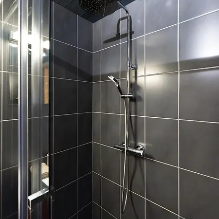Des Cimes, Chaleureux Avec Jacuzzi Et Sauna Dağ evi *