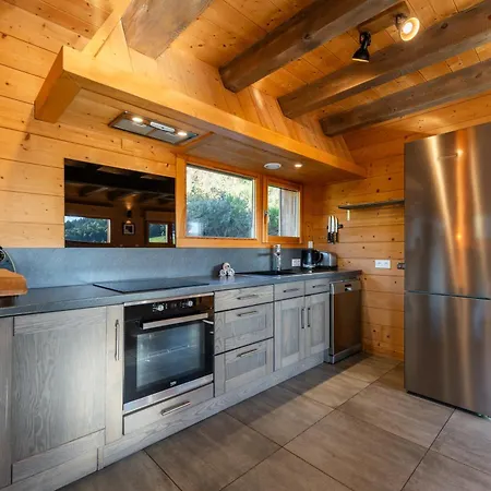 Des Cimes, Chaleureux Avec Jacuzzi Et Sauna Chalet *