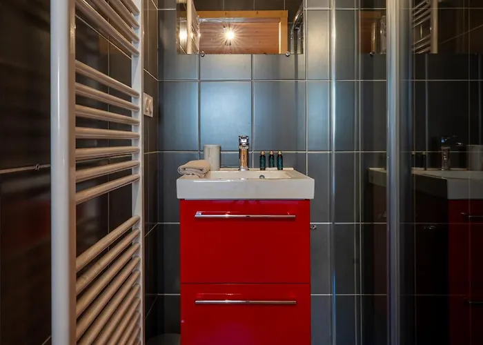 Des Cimes, Chaleureux Avec Jacuzzi Et Sauna