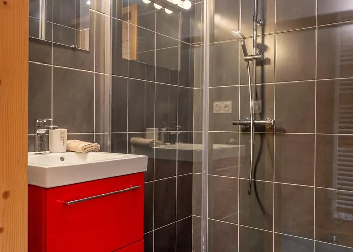 Des Cimes, Chaleureux Avec Jacuzzi Et Sauna Chalet *