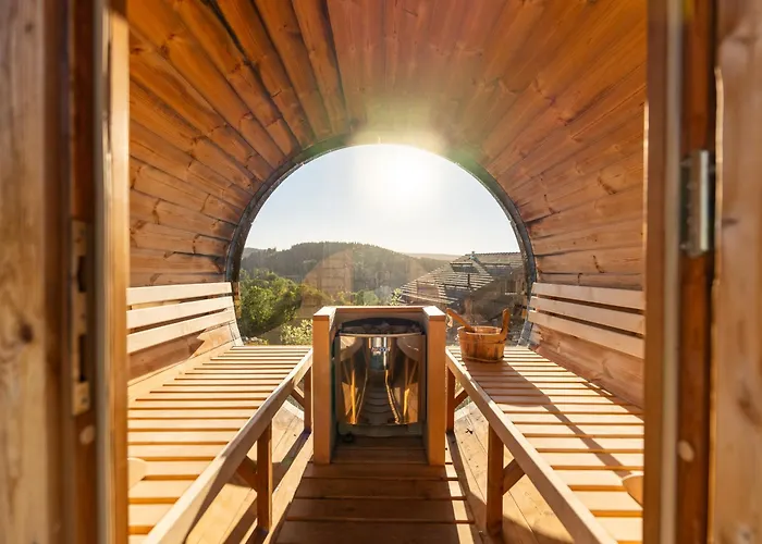 Des Cimes, Chaleureux Avec Jacuzzi Et Sauna Chalet