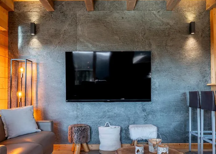 Des Cimes, Chaleureux Avec Jacuzzi Et Sauna Chalet