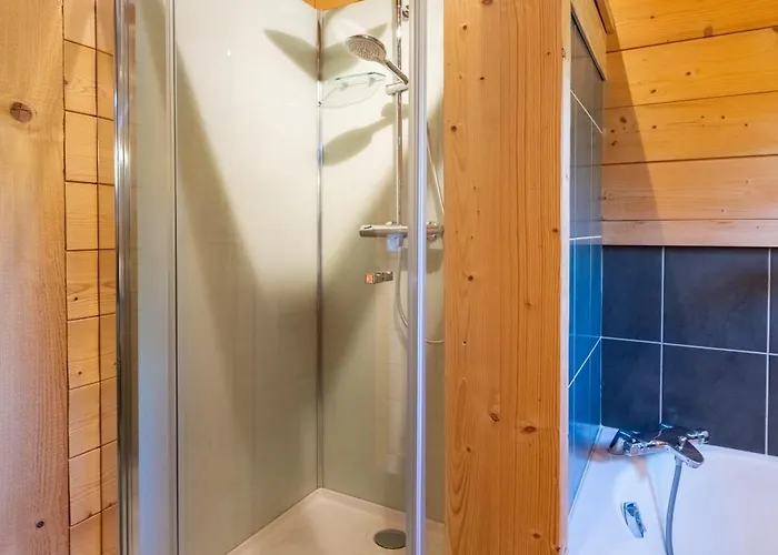 Des Cimes, Chaleureux Avec Jacuzzi Et Sauna Chalet