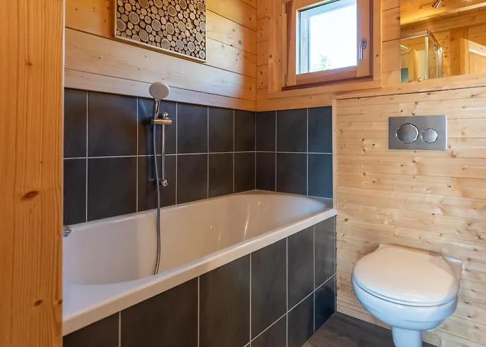 Des Cimes, Chaleureux Avec Jacuzzi Et Sauna *