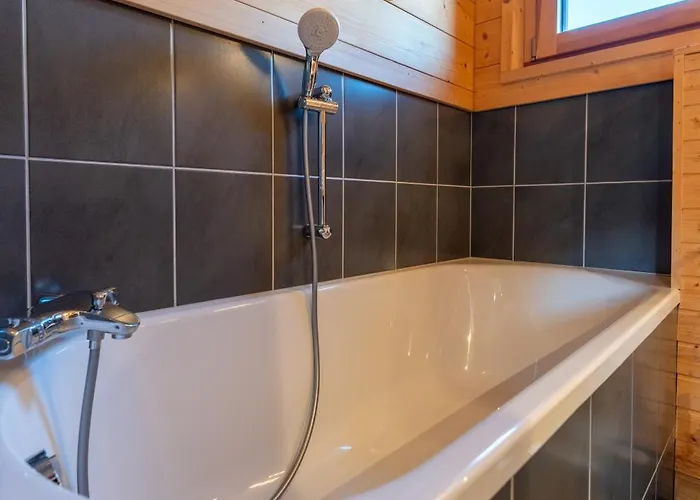 Des Cimes, Chaleureux Avec Jacuzzi Et Sauna